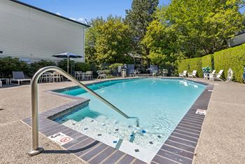 Copper ridge apartments in renton, washington pool